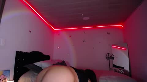 Nicolle online show from 02-22-25, 06:50