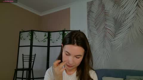 Snapshot of marie_diaze chatting on 06-08-26, 05:08 Marie LEAVE YOUR WITH ME online show from 06-08-26, 05:08