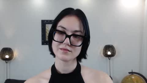 Marie Fitch online show from 11-07-25, 04:23