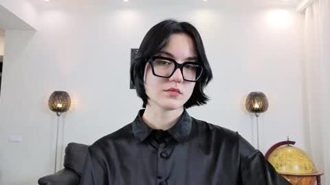 Marie Fitch online show from 12-22-25, 11:35