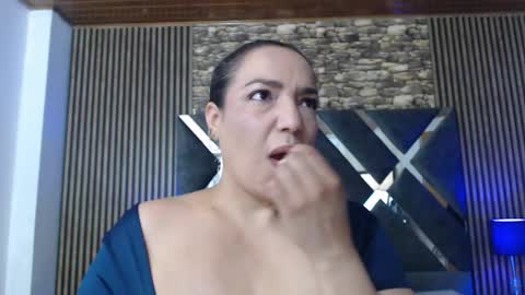 marie_hss online show from 11-18-25, 07:40