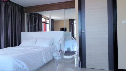 Marie online show from 01-09-25, 06:59