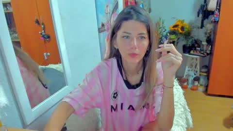 Marie   online show from 09-18-25, 05:53