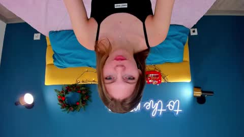 Snapshot of marie_reyes_ chatting on 12-16-24, 01:42 Mary 3 online show from 12-16-24, 01:42