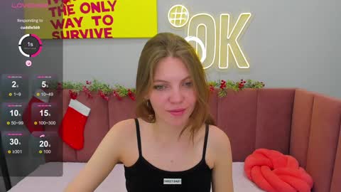 Snapshot of marie_reyes_ chatting on 12-21-24, 04:41 Mary 3 online show from 12-21-24, 04:41