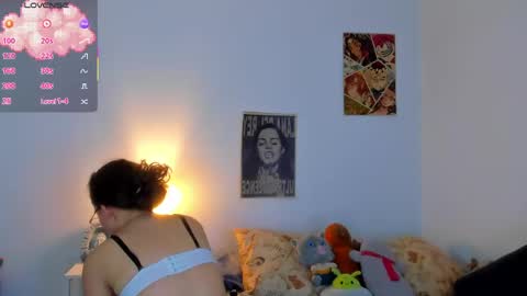 Snapshot of marieetaylor chatting on 04-25-26, 07:00 Mariee online show from 04-25-26, 07:00