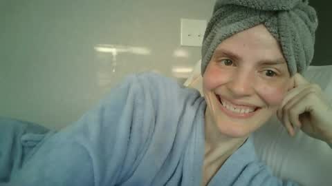 Snapshot of mariejojo chatting on 06-20-26, 12:41 Mariejojo online show from 06-20-26, 12:41