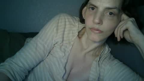 Snapshot of mariejojo chatting on 07-17-26, 01:01 Mariejojo online show from 07-17-26, 01:01