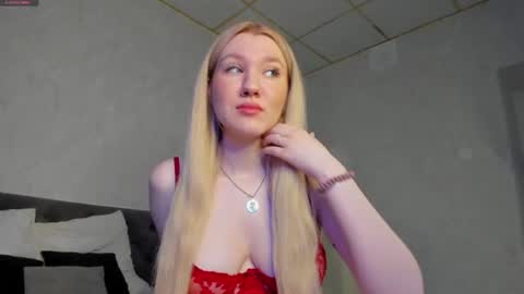 Snapshot of mariel_brown chatting on 06-22-26, 12:56 mariel_brown online show from 06-22-26, 12:56