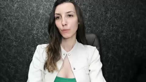 marielleanker online show from 11-27-25, 12:40