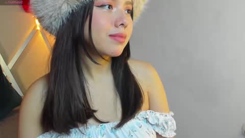 Snapshot of marielqueenx chatting on 02-20-25, 06:28 Viviana online show from 02-20-25, 06:28