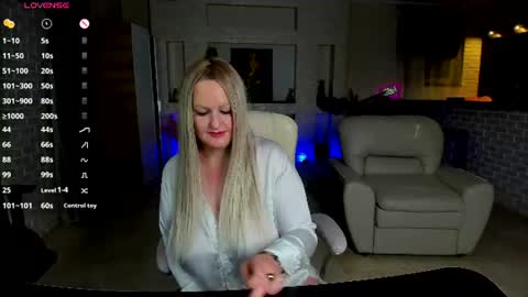 Snapshot of mariemlui chatting on 06-19-26, 06:56 mariemlui online show from 06-19-26, 06:56