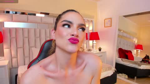 Snapshot of mariiahneedles chatting on 01-24-25, 11:56 mariiahneedles online show from 01-24-25, 11:56