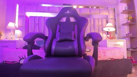 mariiahneedles online show from 03-28-26, 02:55