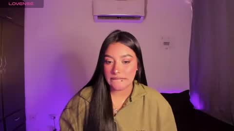 Snapshot of mariiana_hasper chatting on 06-18-26, 06:45 Mariana Hasper online show from 06-18-26, 06:45