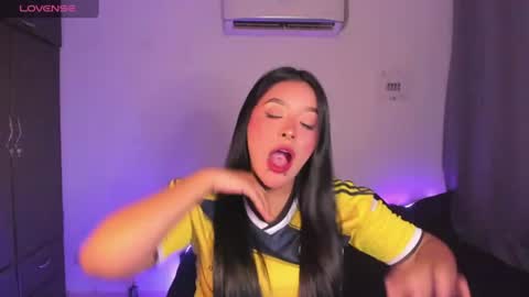 Snapshot of mariiana_hasper chatting on 06-21-26, 03:09 Mariana Hasper online show from 06-21-26, 03:09