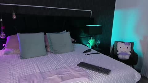 Mariana online show from 03-06-25, 02:18