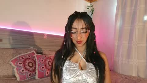 Luna Dulk online show from 04-05-26, 04:59