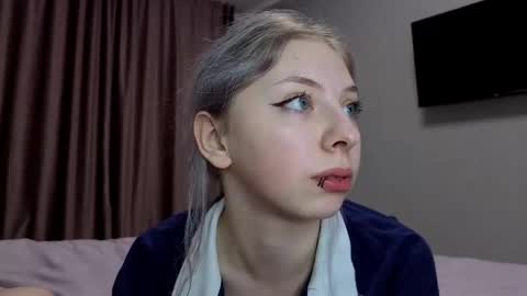 Snapshot of marikorin chatting on 02-23-25, 11:25 Mariko and Rin online show from 02-23-25, 11:25