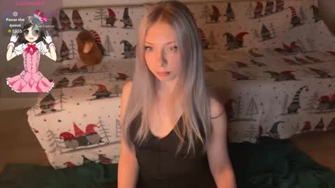 Snapshot of marikorin chatting on 02-10-26, 04:11 Mariko and Rin online show from 02-10-26, 04:11