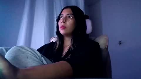 Snapshot of marilove40925 chatting on 12-04-25, 06:23 marilove40925 online show from 12-04-25, 06:23