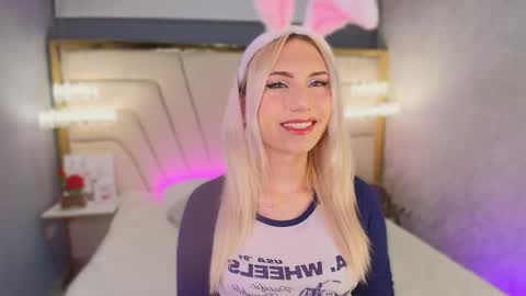 Snapshot of mariluu_ chatting on 05-25-26, 01:17 Mariluu online show from 05-25-26, 01:17