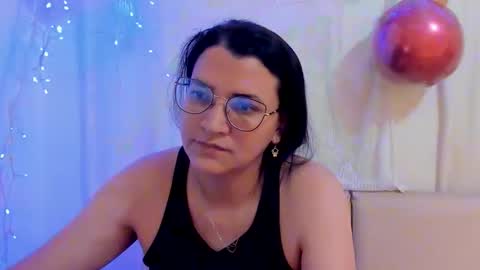 Snapshot of marilyn_garcia chatting on 02-17-26, 04:13 MARILYN SEXY online show from 02-17-26, 04:13