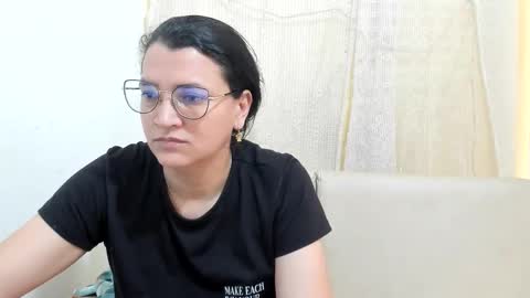 Snapshot of marilyn_garcia chatting on 02-21-26, 04:30 MARILYN SEXY online show from 02-21-26, 04:30