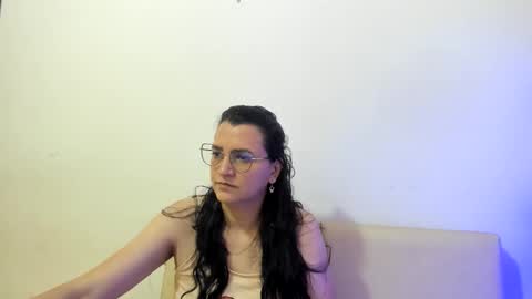 Snapshot of marilyn_garcia chatting on 02-23-26, 03:42 MARILYN SEXY online show from 02-23-26, 03:42