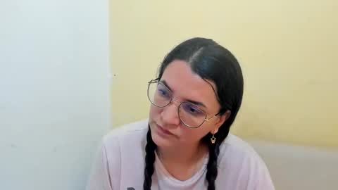 Snapshot of marilyn_garcia chatting on 03-30-26, 02:07 MARILYN SEXY online show from 03-30-26, 02:07