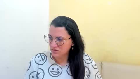 Snapshot of marilyn_garcia chatting on 03-31-26, 06:30 MARILYN SEXY online show from 03-31-26, 06:30