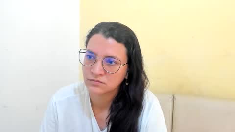 Snapshot of marilyn_garcia chatting on 04-11-26, 04:44 MARILYN SEXY online show from 04-11-26, 04:44