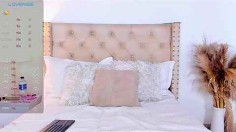 Snapshot of marilynrossy chatting on 02-11-25, 01:31 marilynrossy online show from 02-11-25, 01:31