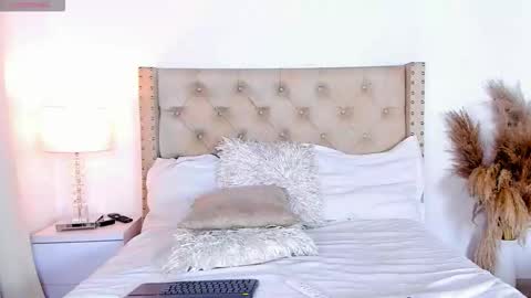 Snapshot of marilynrossy chatting on 10-29-25, 03:31 marilynrossy online show from 10-29-25, 03:31