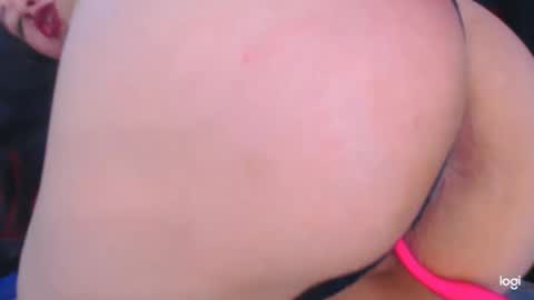 Snapshot of marilynwett chatting on 12-28-24, 03:04 marilynwett online show from 12-28-24, 03:04