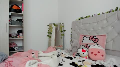 Snapshot of marin_kitoko chatting on 01-21-25, 08:43 Marin kitoko online show from 01-21-25, 08:43