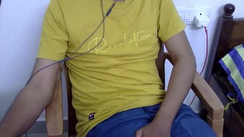 Snapshot of marinavine chatting on 01-13-25, 02:53 The SHY UncutBoy online show from 01-13-25, 02:53