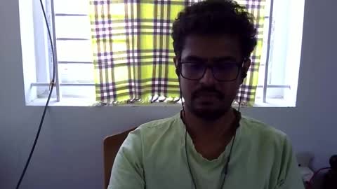 Snapshot of marinavine chatting on 10-01-25, 05:13 The SHY UncutBoy online show from 10-01-25, 05:13