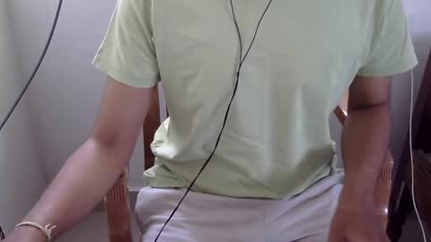 Snapshot of marinavine chatting on 04-23-26, 06:03 The SHY UncutBoy online show from 04-23-26, 06:03