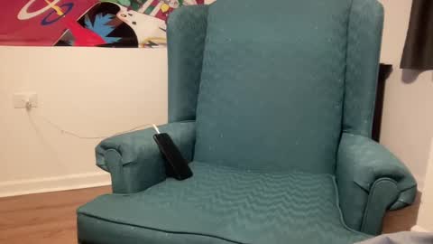 Snapshot of marineguyk19 chatting on 02-19-25, 02:01 Z online show from 02-19-25, 02:01