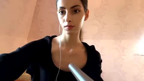 Snapshot of marinvorsburgh chatting on 05-14-26, 08:10 Anny online show from 05-14-26, 08:10