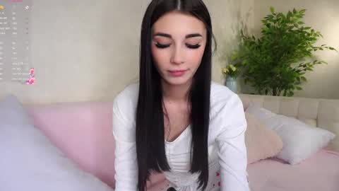 Snapshot of marivelmahlke chatting on 04-28-26, 04:12 Mari online show from 04-28-26, 04:12
