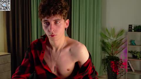 Snapshot of mark_safr chatting on 10-07-25, 07:55 Mark online show from 10-07-25, 07:55