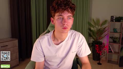 Snapshot of mark_safr chatting on 10-10-25, 08:19 Mark online show from 10-10-25, 08:19