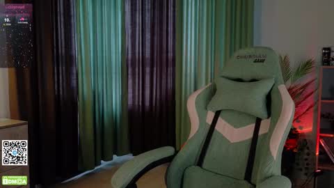 Snapshot of mark_safr chatting on 10-14-25, 03:51 Mark online show from 10-14-25, 03:51