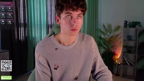 Snapshot of mark_safr chatting on 10-20-25, 07:42 Mark online show from 10-20-25, 07:42