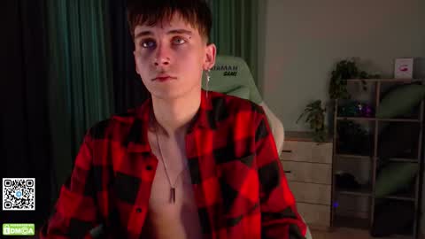 Snapshot of mark_safr chatting on 11-12-25, 02:34 Mark online show from 11-12-25, 02:34