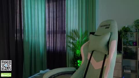 Snapshot of mark_safr chatting on 11-29-25, 07:11 Mark online show from 11-29-25, 07:11