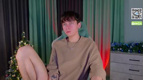 Snapshot of mark_safr chatting on 12-16-25, 05:40 Mark online show from 12-16-25, 05:40