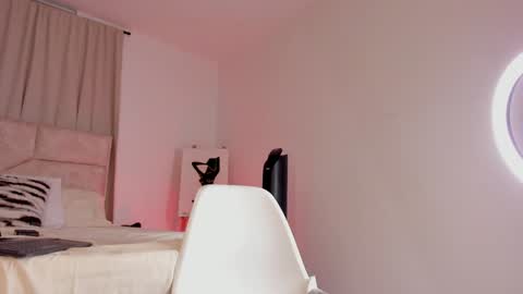 Snapshot of mark_thonson chatting on 12-29-24, 02:27 troy online show from 12-29-24, 02:27